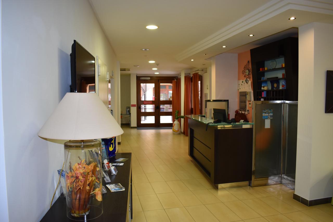 Hotel Il Portico ฟาวีญานา ภายนอก รูปภาพ