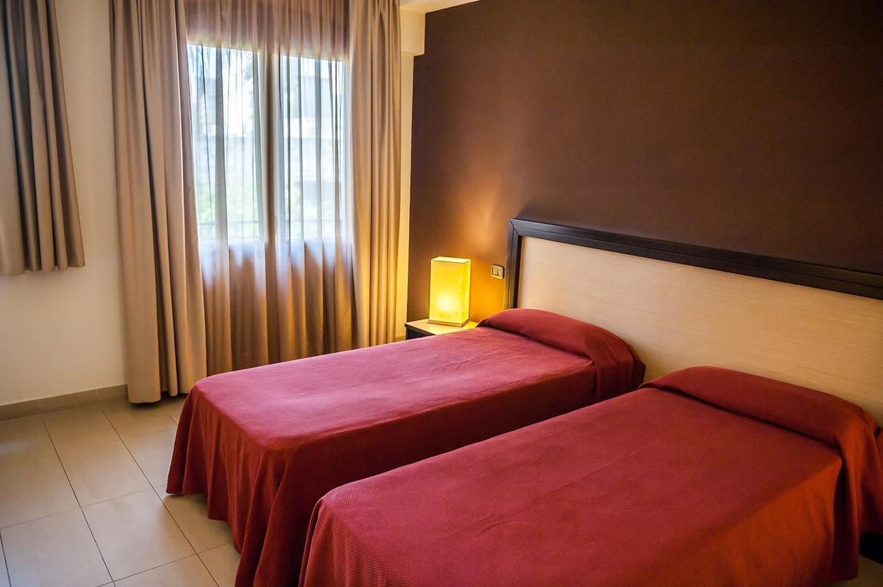 Hotel Il Portico ฟาวีญานา ภายนอก รูปภาพ